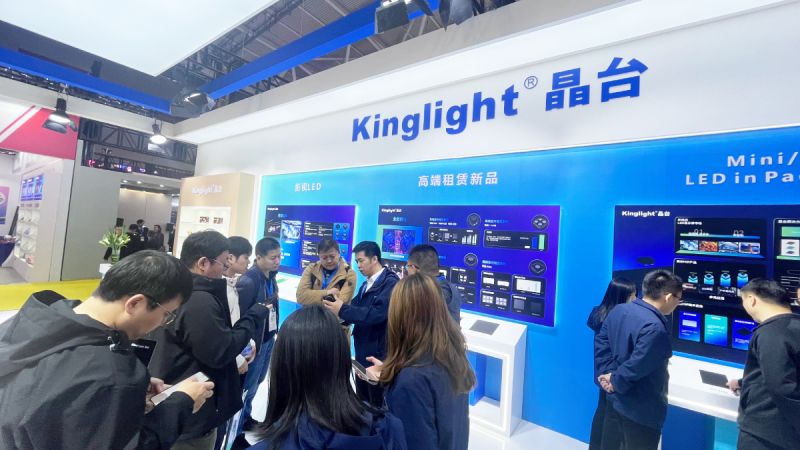 Kinglight sales director introduces new LEDs to the visitors